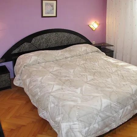 Landhaus Pinjol Apartment Karojba